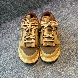 Nike Tan and Brown Sneakers Classic Dunk Design